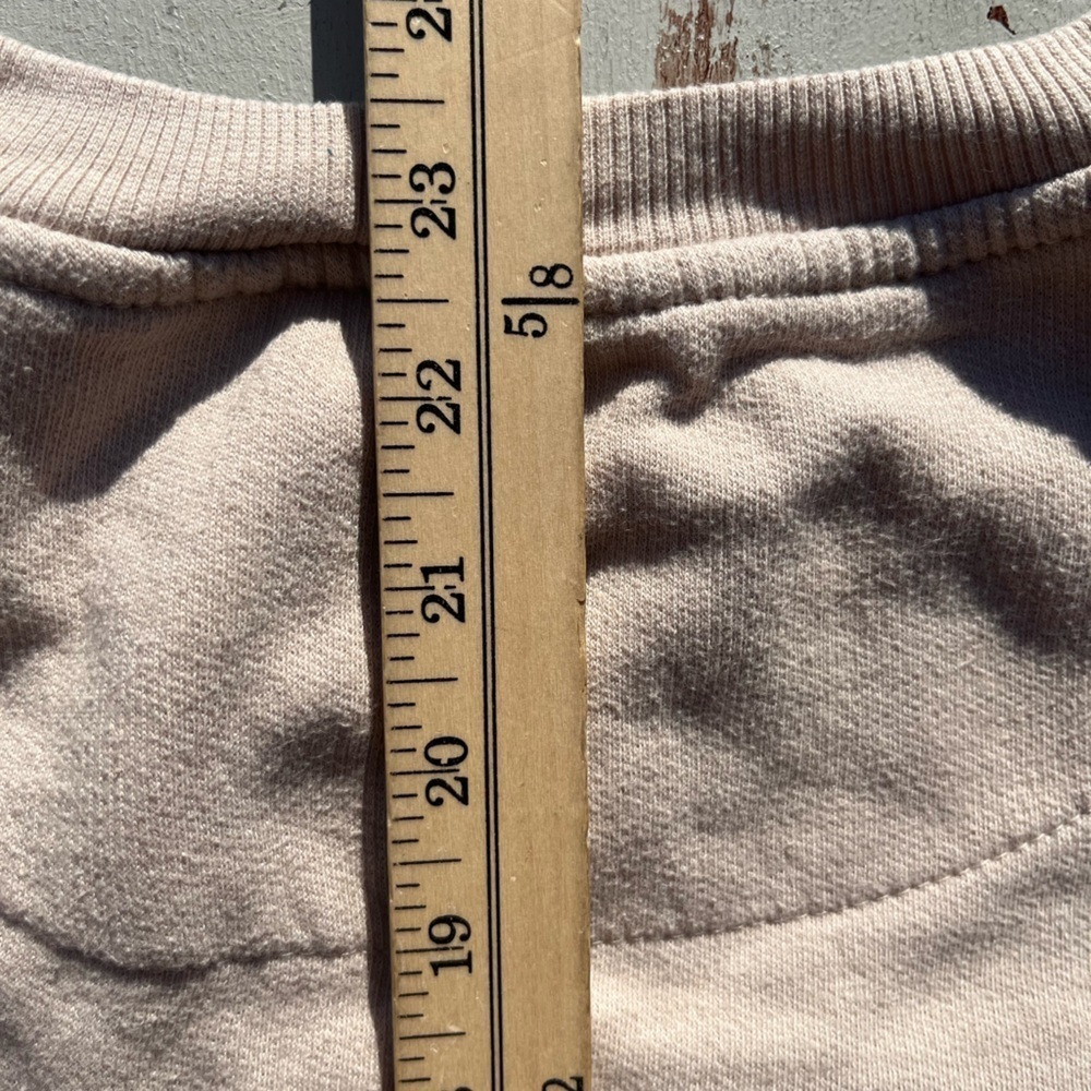 Women's Ariana Grande Sweatshirt Beige Sweetener Spell-Out XL Pop Singer NYC Y2K - Picture 11 of 11